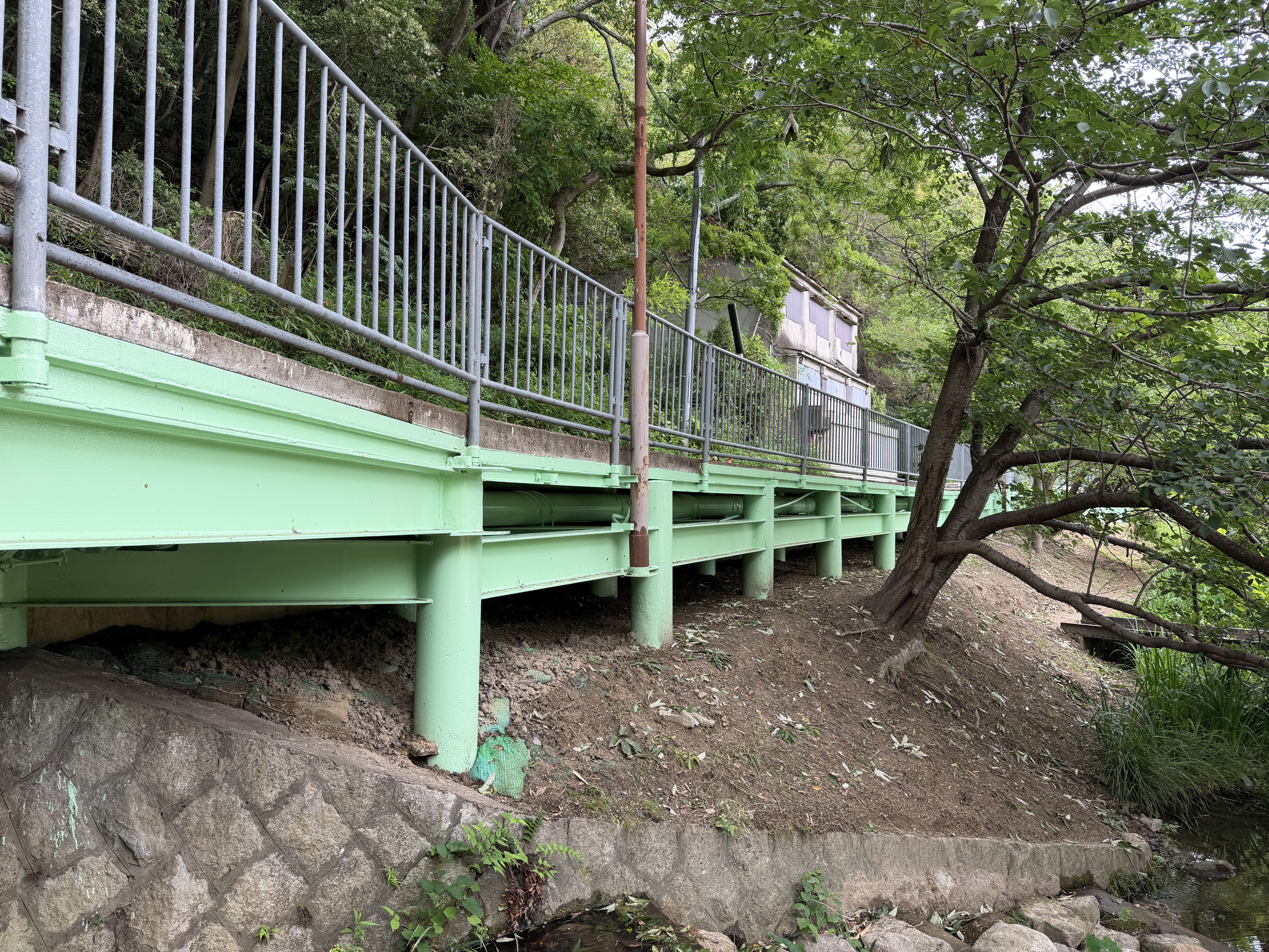 施工に携わらせていただいていた水管橋塗装工事が無事竣工されました。